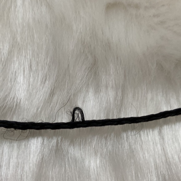 Black tassel makeup brush bag. - Picture 7 of 8